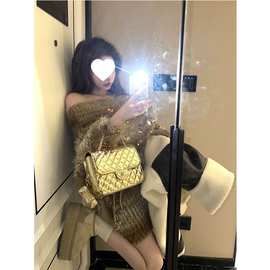 美式设计感一字肩亮片露肩套头针织上衣女秋冬季新款外穿百搭毛衣