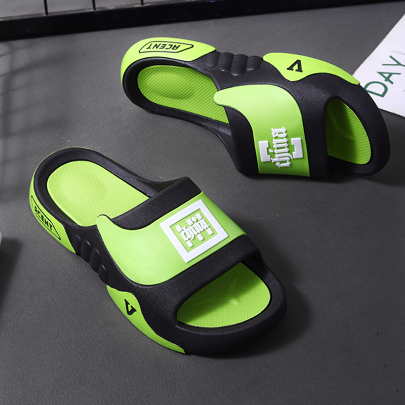 Zapatillas de los hombres de verano zapatillas de estilo coreano de moda ropa personalizada al aire libre baño grueso zapatillas de fondo de los hombres al por mayor