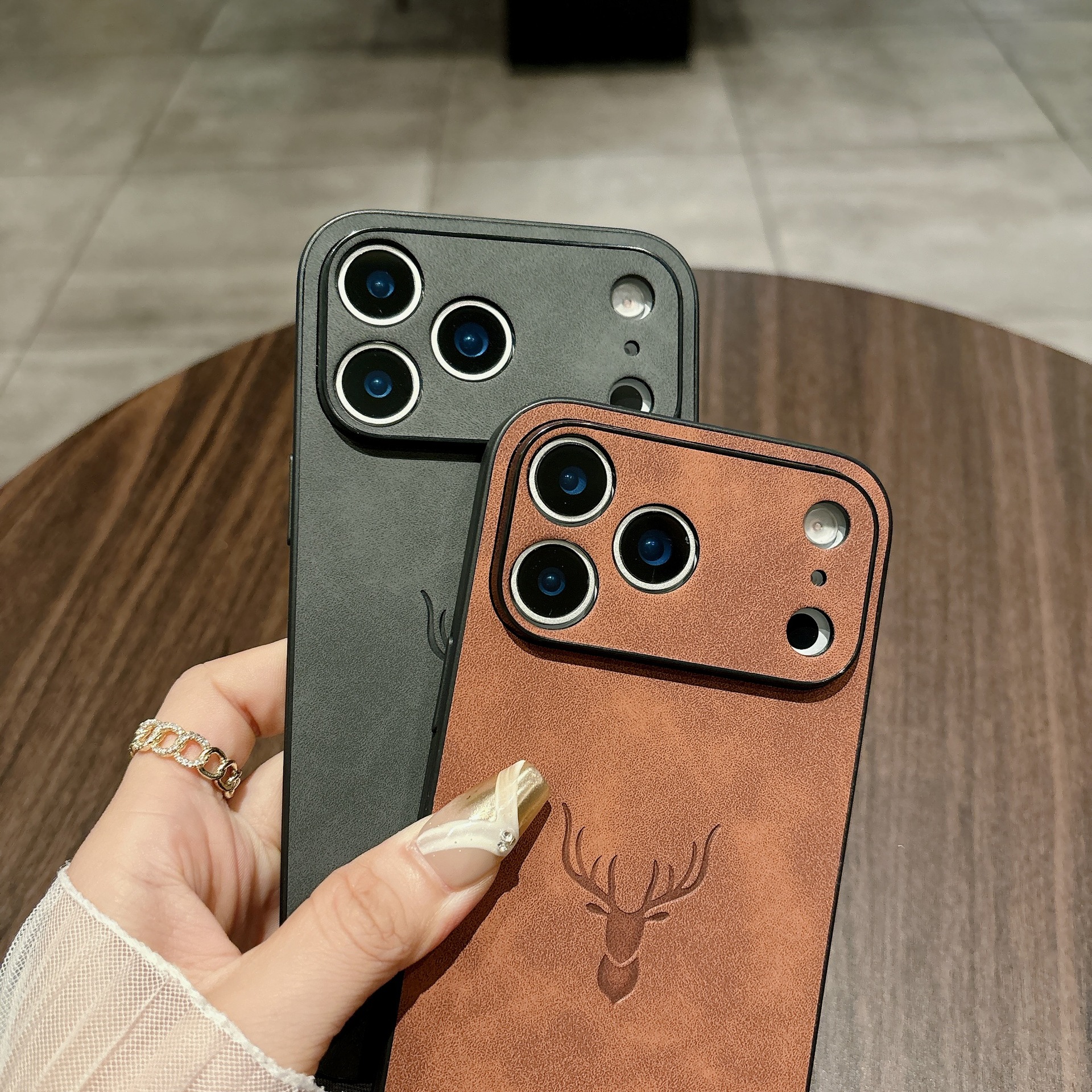 Aplicable para iPhone17ProMax cordero cabeza de ciervo patrón de caso de teléfono móvil de negocios cubierta de viento manzana 17 al por mayor image 5