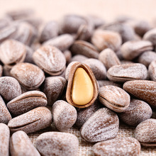 新货海盐松子超大950颗粒罐装手剥带壳红松子零食坚果现货批发