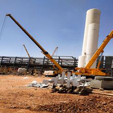 弹性注浆料，具有良好的耐候，漆膜平滑。弹性注浆料