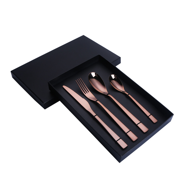 Transfronterizo occidental comida Hotel 304 vajilla de acero inoxidable traje creativo y conveniente ins cuchillo de carne, tenedor y cuchara conjunto de cuatro piezas al por mayor