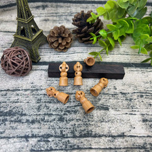 厂家直供金钢铃枣木雕刻挂件钥匙扣车挂钥匙链配件diy