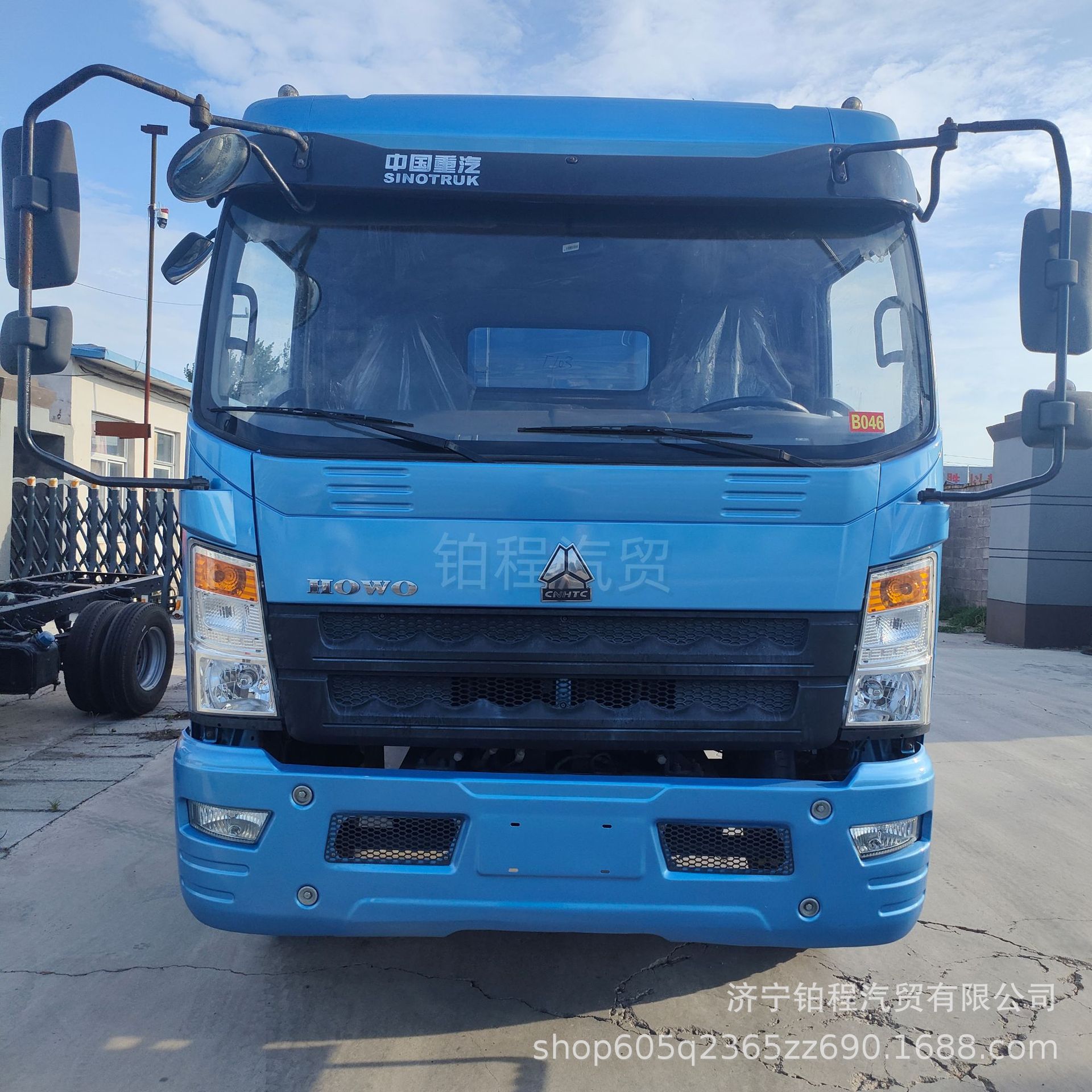 Cross-border export to Africa: Sinotruk Howo rear-tipping dump truck, 3-ton, 5-ton, 10-ton muck transport vehicle
