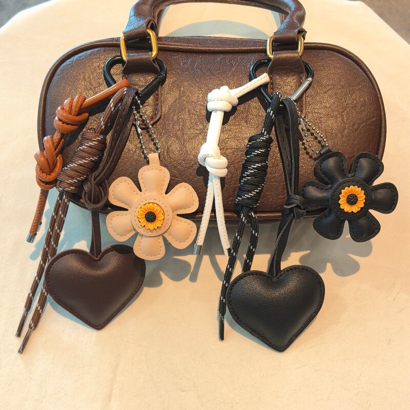 Cross-Border Girl New Miu Series Bag Pendant Leather Braided Rope Flower Heart Pendant Car Keychain Pendant Cross-Border Girl New Miu Series Bag Pendant Leather Braided Rope Flower Heart Pendant Car Keychain Pendant