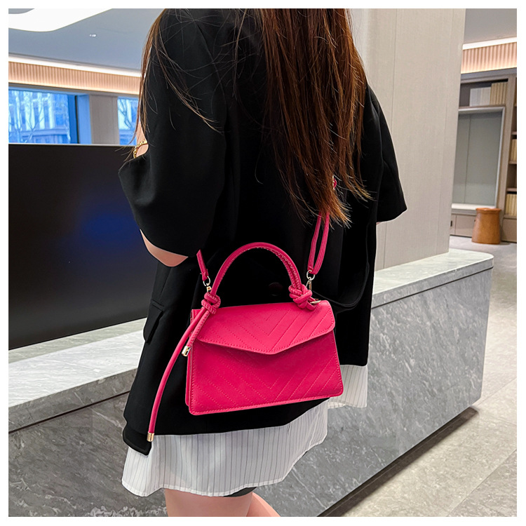 Women's Small All Seasons Pu Leather Solid Color Fashion Square Flip Cover Handbag display picture 9