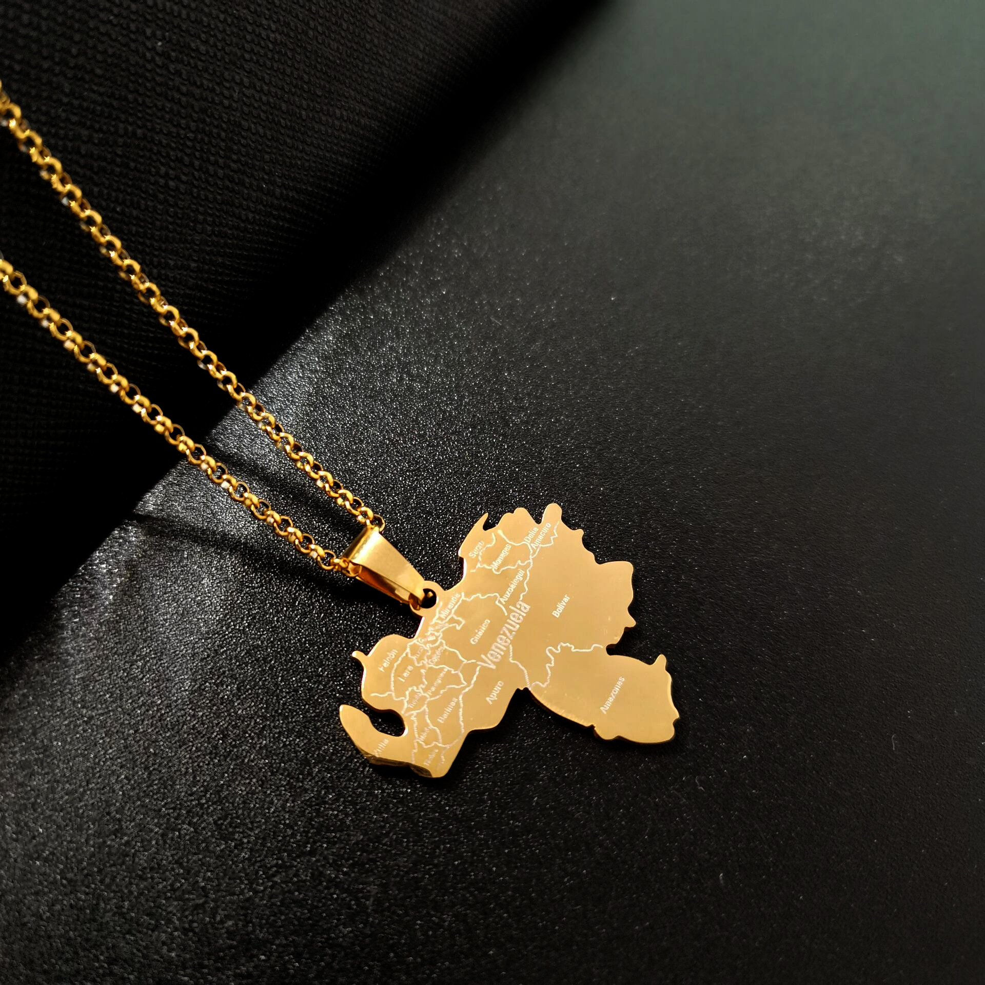 Venezuela Karte mit Stadtnamen Halskette für Unisex Schmuck Party Kleid Charme Patriotisches Symbol Halskette Geschenk_voghion.com