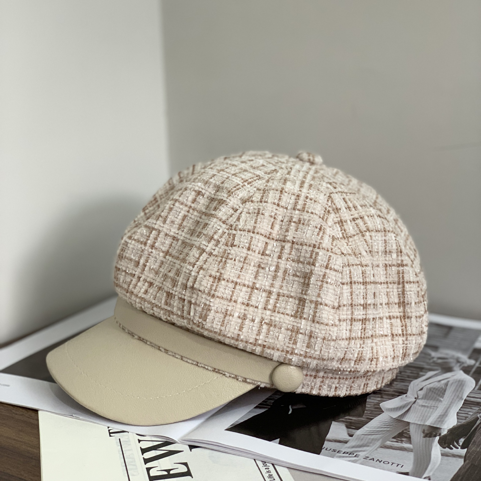 Women's Retro British Style Plaid Curved Eaves Beret Hat display picture 1