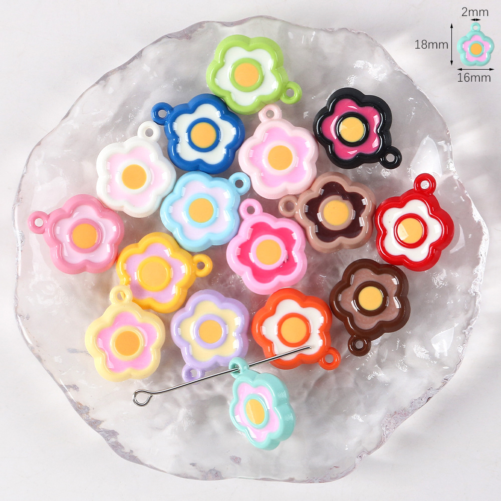 57# Egg yolk small flower pendant