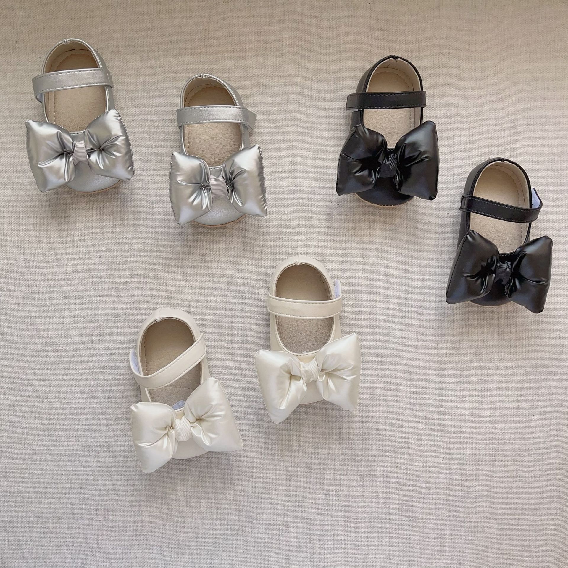 0-2 Years Old Autumn New Toddler Shoes Korean Style Bow Soft Sole Soft Surface Non-slip Baby Shoes Velcro Anti-drop Shoes