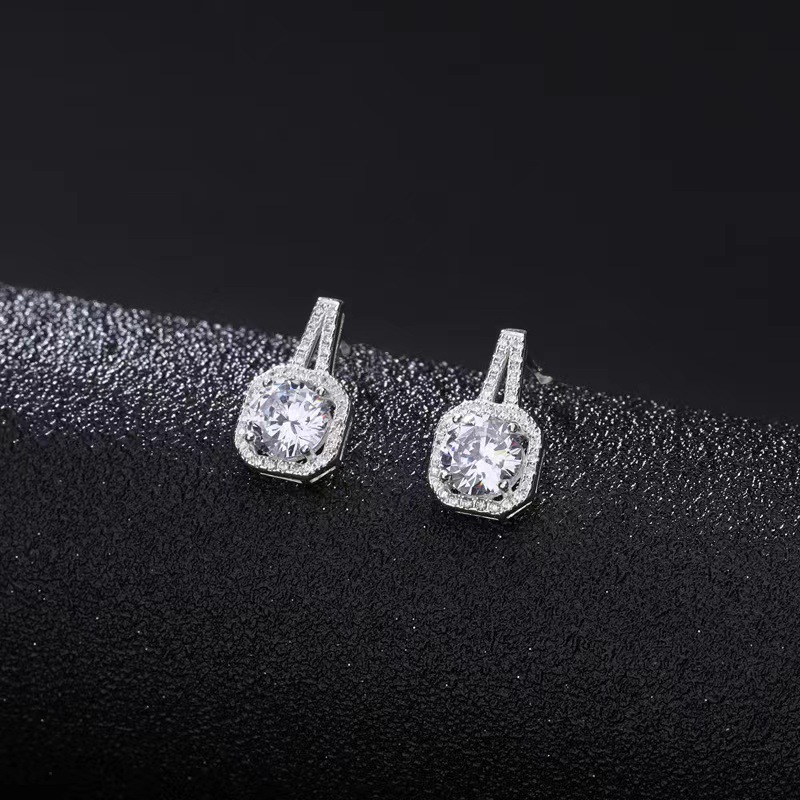 Set collana e orecchini con diamante quadrato in zircone_voghion.com