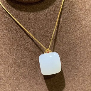 Hetian Jade Plain Clavicle Chain, 18K Gold Clasp, Radiant White and Moist, Thick and Diverse in Its Appearance