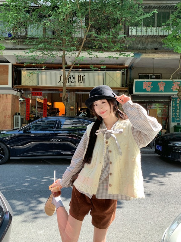 松弛感温柔杏色针织开衫马甲女秋冬修身显瘦软糯加厚无袖毛衣背心|undefined