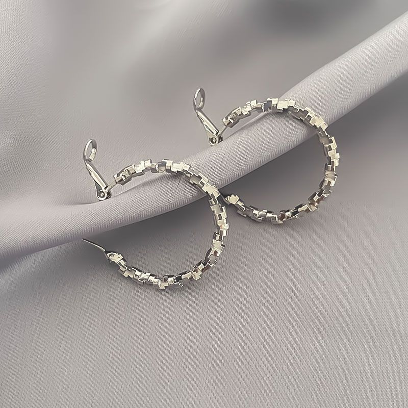 Серебряные сломанные серебряные серьги [диаметр около 2,8 см]