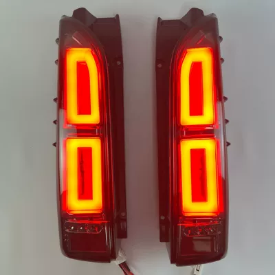 Suitable for Toyota 05-18 Hiace Tail light