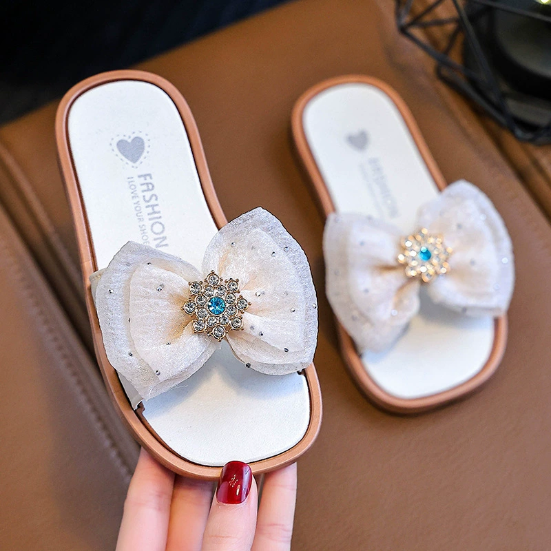 Новые летние сандалии для девочек, модные и универсальные тапочки интернет-знаменитостей, детские тапочки в сказочном стиле с бантом и звездой в виде бриллианта и бабочки.