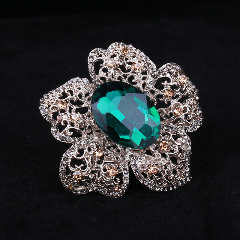 Elegant Korean Style Flower Alloy Rhinestones Women's Brooches display picture 5