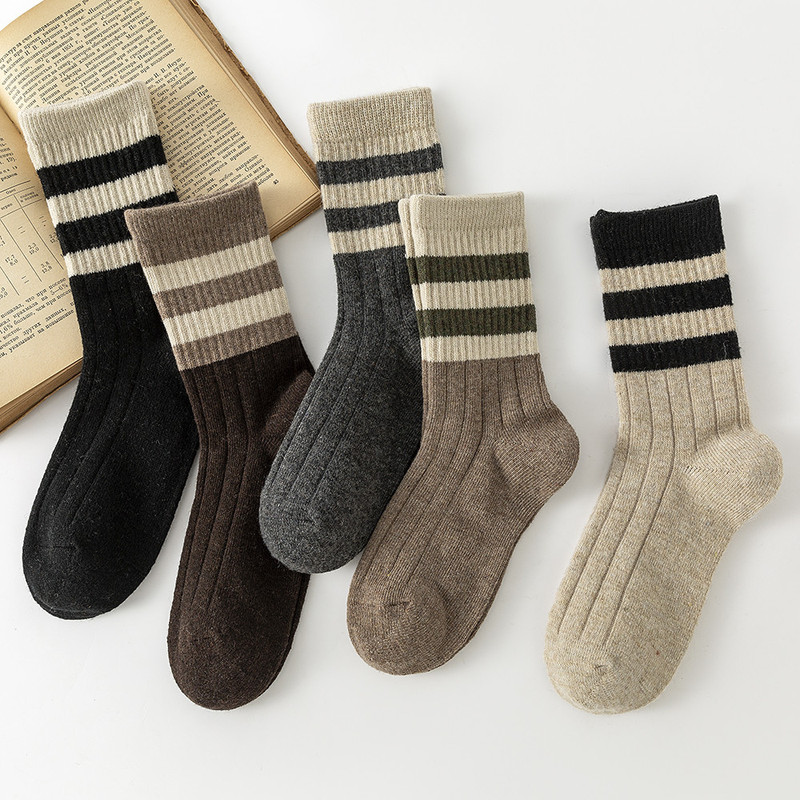 Women's autumn and winter mid-calf socks, thickened for warmth and cold protection, trendy and versatile, Japanese-style retro striped long socks