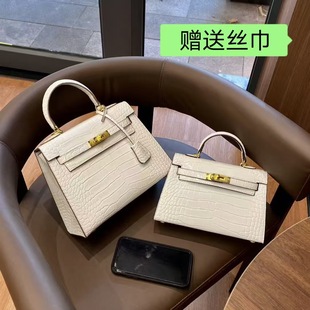�羳�¿�r�и߼���Ů����Ƥ�����P������{�~�y������μ�б���