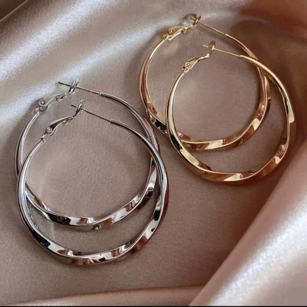 Environmentally Friendly European and American Cold Style Twisted Metal Hoop Earrings Simple and Fashionable Ins Women's Versatile Elegant Plain Hoop Earrings