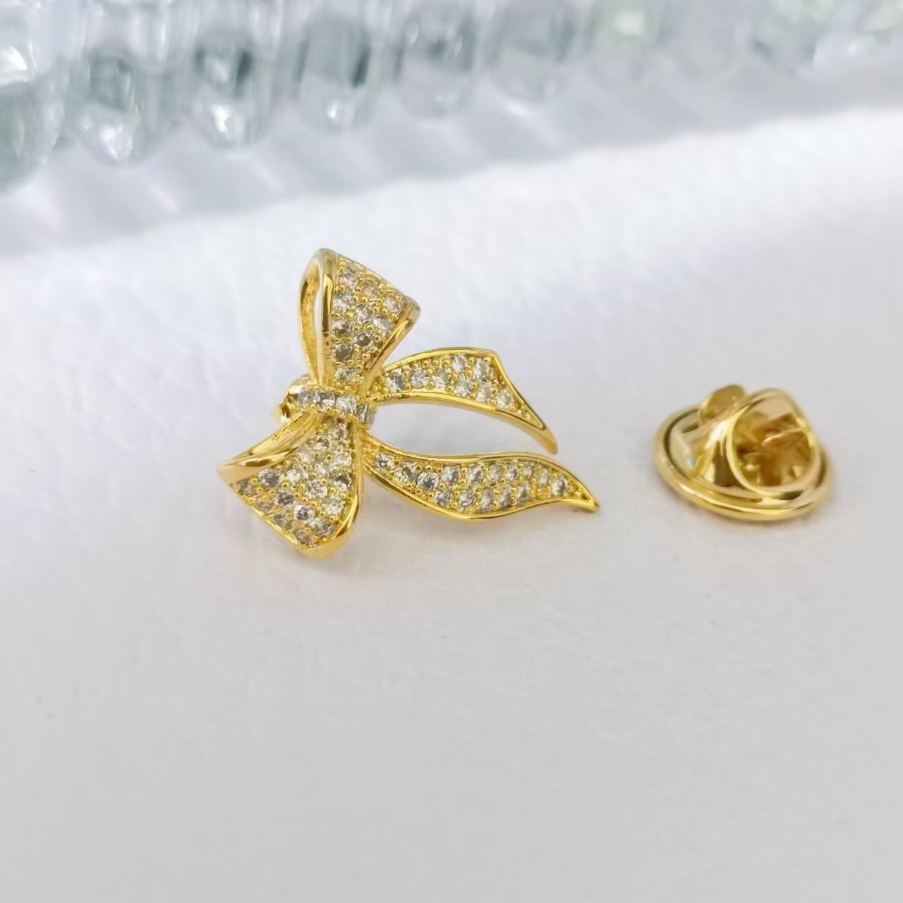 Super Flash Full Diamond Light Luxury Bow Pin Elegant Personalized Shirt Jacket Anti-light Fixed Buckle Truncant Needle Accessories