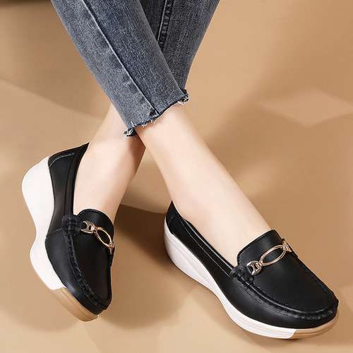 Leather thick-soled mother's shoes 2024 new women's single shoes slip-on light and non-slip jelly shoes women casual pantoletta women