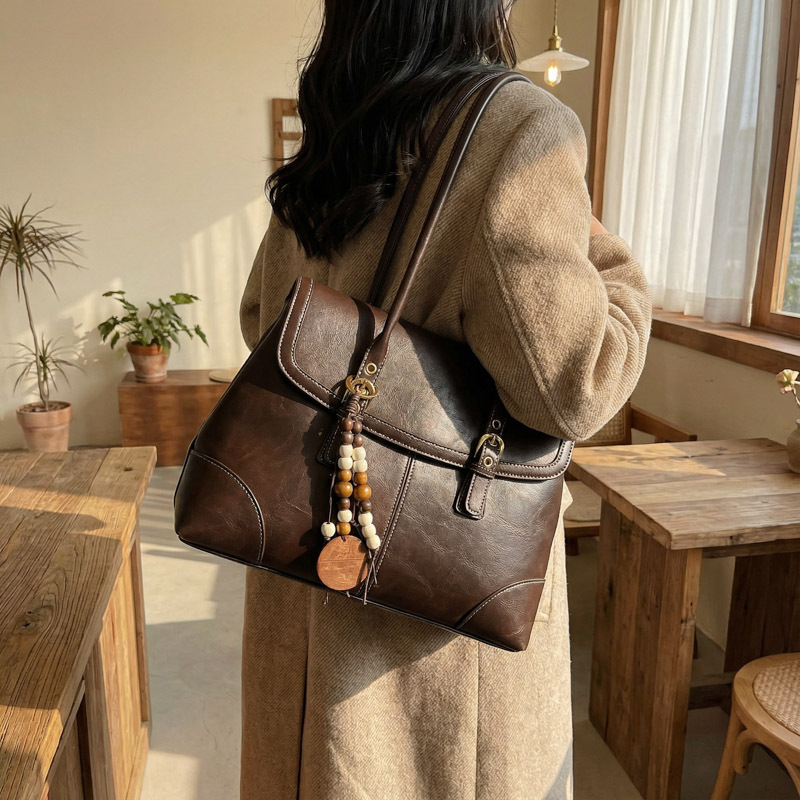 Mochila de lujo ligera de alto nivel para trabajar, maletín debajo de la axila, 2025 nuevo bolso de moda universal para mujeres