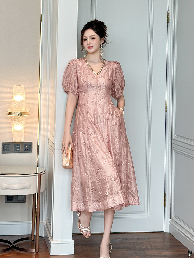 Váy maxi nữ thêu sequin cổ chữ V thắt eo xòe phong cách Pháp — hồng