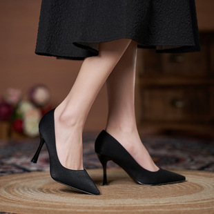 2023 New Pointed Stiletto Heels Large Size Shallow Mouth Professional Work Shoes Commuter Small Size Women's Shoes All-match Elegant