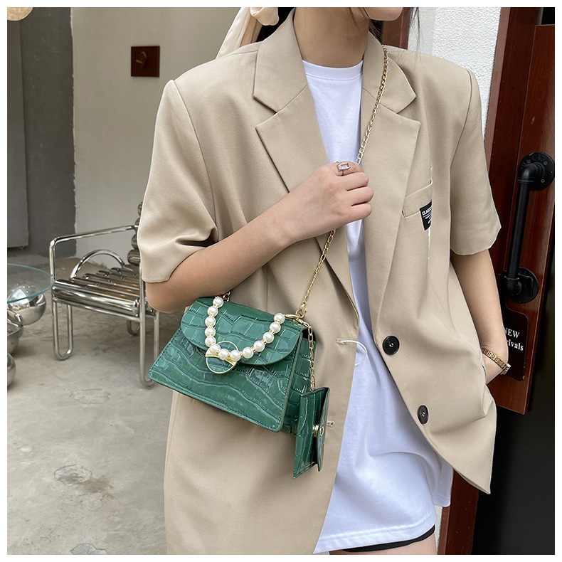 Korean fashion rhombus pearl portable messenger bagpicture2