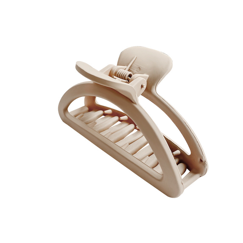 Serie de café de leche clip de pelo grande clip de tiburón hembra cuchara trasera updo simple temperamento clip de pelo moda accesorios para el cabello al por mayor