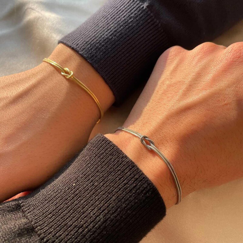 Cross-Border Valentine's Day Knotted Couple Bracelets, Round Snake Chain Fashion Love Knot Bracelets, European and American Ins-Style Jewelry Wholesale