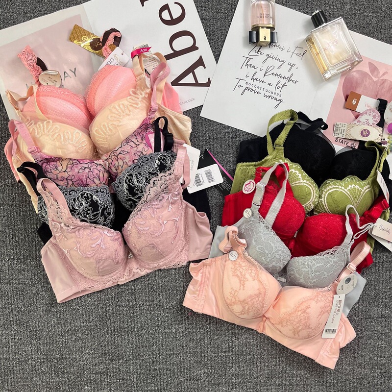 High-End Wireless Knitted Lace Bra, Assorted Styles for Small Busts, Push-Up Bra with Three-Row Hook-And-Eye Closure