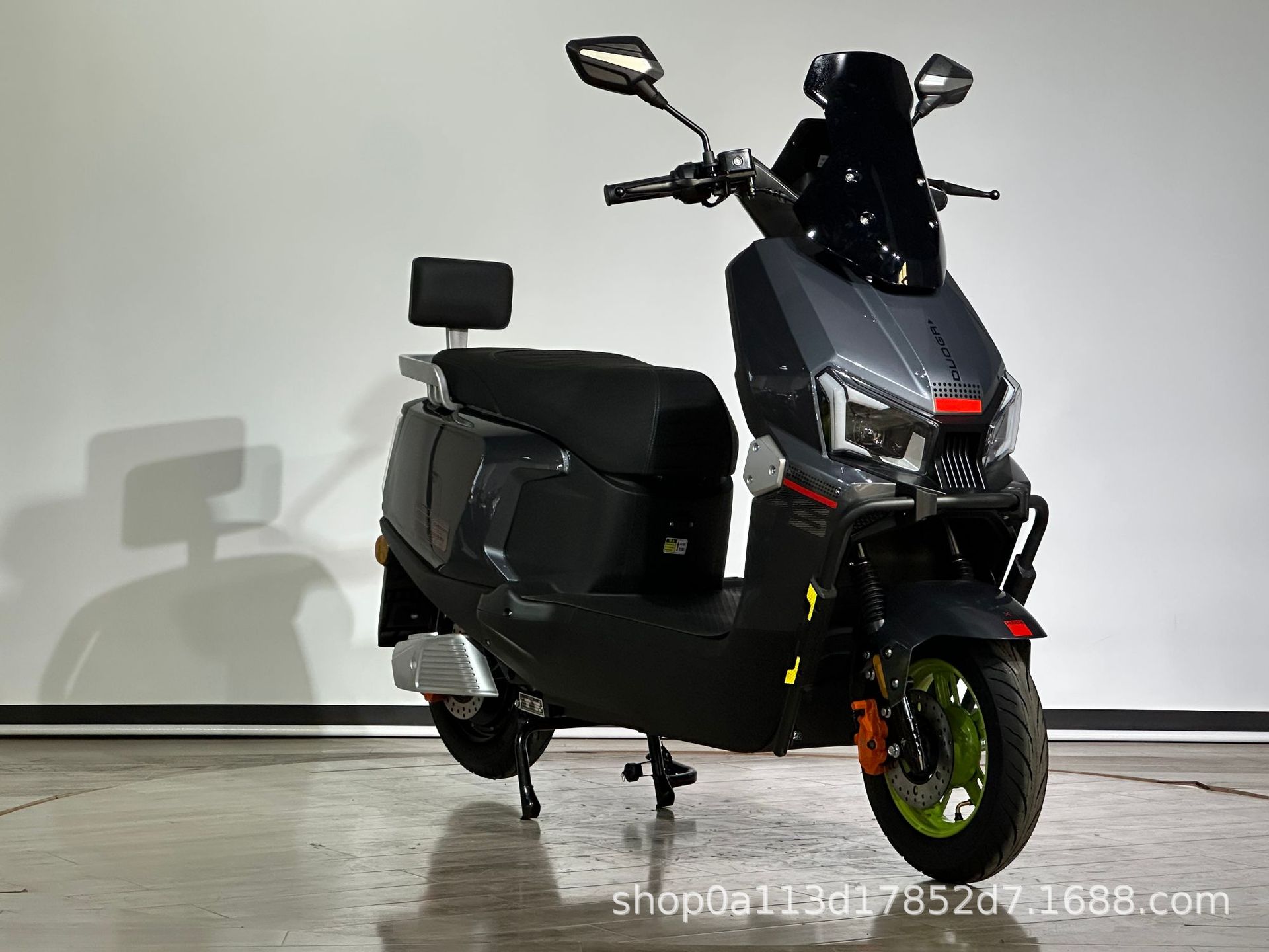 Cross-Border Fengshen 2025 New Model Electric Motorcycles, Electric Scooters, Export Mobility Vehicles, Wholesale Small Cars, Electric Mopeds