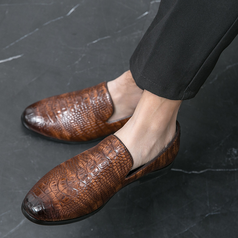 Zapatos de cuero de cocodrilo para hombre primavera británico perezoso zapatos de pinza retro negocios casuales novio zapatos de hombre casado