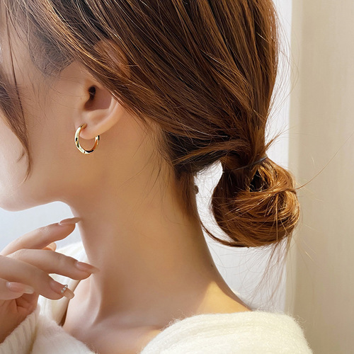 Genuine Gold Plated Distorted Circle Hoop Earrings, European and American Fashion, Personal and Elegant, Simple Metal Style, Wholesale for Women