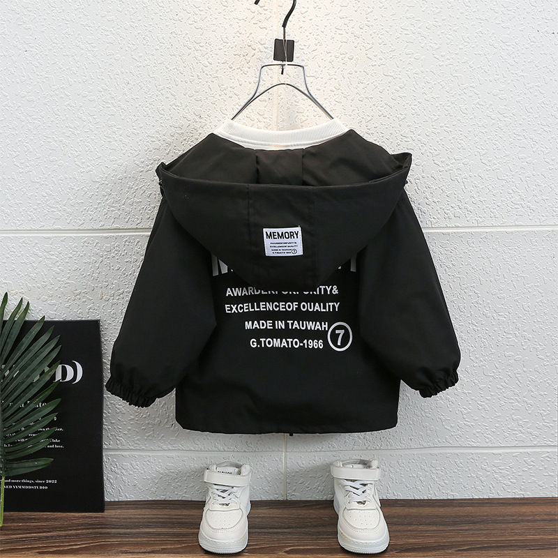 Windjacke mit großem Taschenetikett 2024 Frühlings- und Herbstsaison Neue koreanische Ausgabe Trendy Markenmantel für Kinder für Jungen_voghion.com