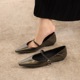 2182 minimalist style with a small pointed slope, paired with casual hundred shallow mouth evening shoes and a one-piece Mary Jane shoe