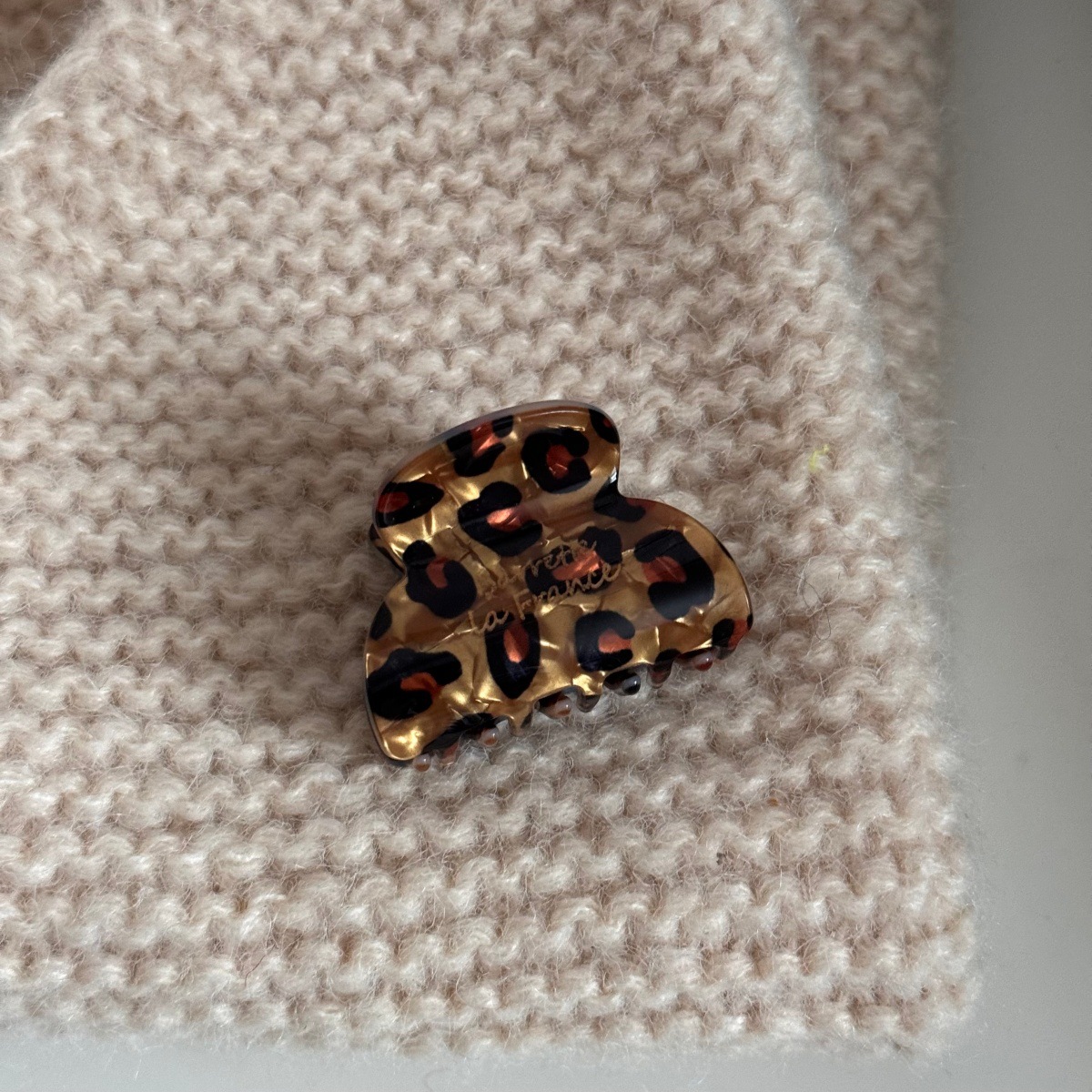 Leopardo acético clip de agarre de alta sensación de cabeza de mujer mitad de cabello pequeño clip de agarre clip de tiburón clip de cabello de lujo ligero accesorios para el cabello