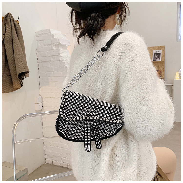 Korean New Fashion Diamond-studded Saddle Shoulder Chain Small Bag Wholesale Nihaojewelry display picture 9