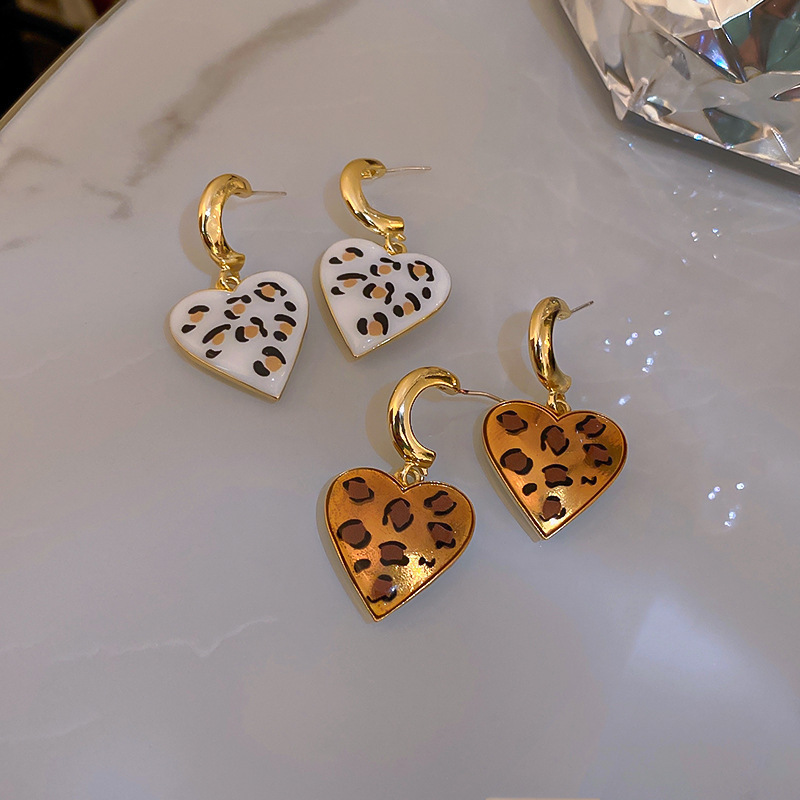 925 Silver Needle Leopard Print Love Earrings French Retro Simple Earrings Ins Hong Kong Style Earrings Personality Temperament display picture 2