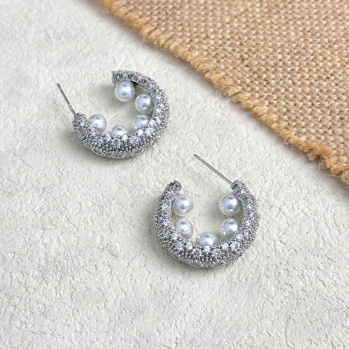 Women's Gender 1 Pair Vacation Simple Style Solid Color Inlay Copper Pearl Ear Studs