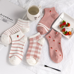 New Japanese style women's spring and summer pink strawberry boat socks, fresh and sweet shallow mouth ins boat socks
