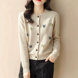 长袖针织开衫上衣女春秋季考拉刺绣提花工艺百搭保暖圆领毛衣外套