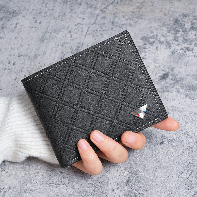 Short thin wallet for leisure made of soft leather