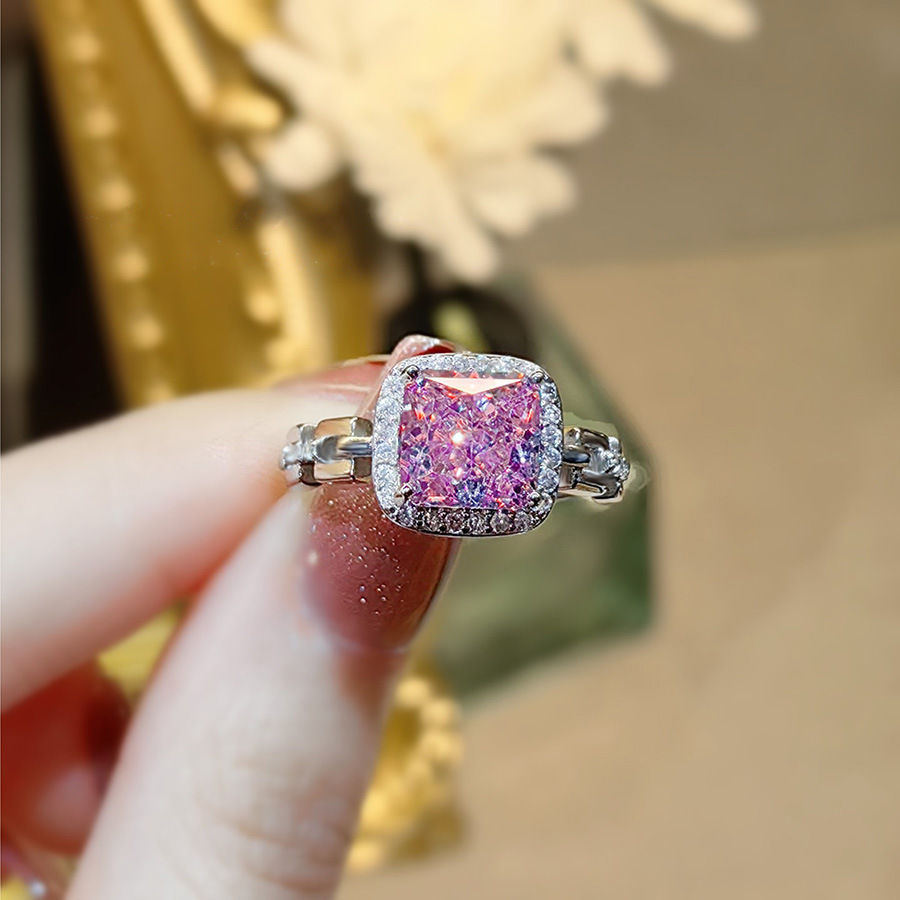 Anello di lusso da donna con diamante rosa taglio princess_voghion.com