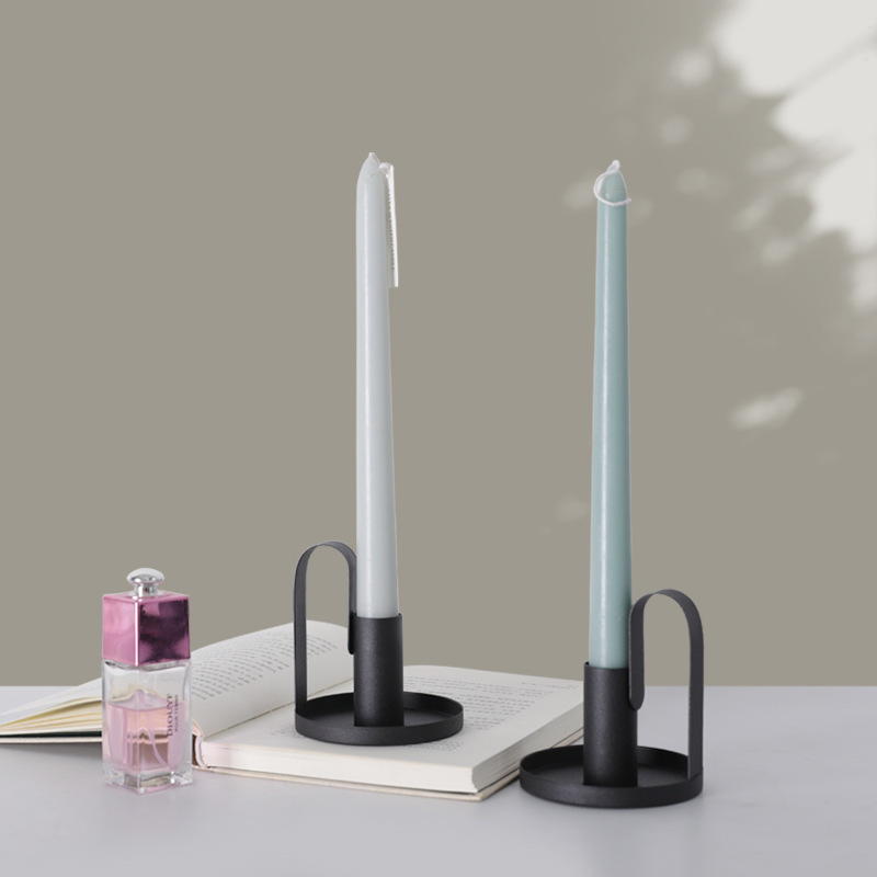 Nordic cross-border round bottom frosted Candlestick romantic home B & B decoration retro distressed black iron hand-held decoration Nordic cross-border round bottom frosted Candlestick romantic home B & B decoration retro distressed black iron hand-held decoration
