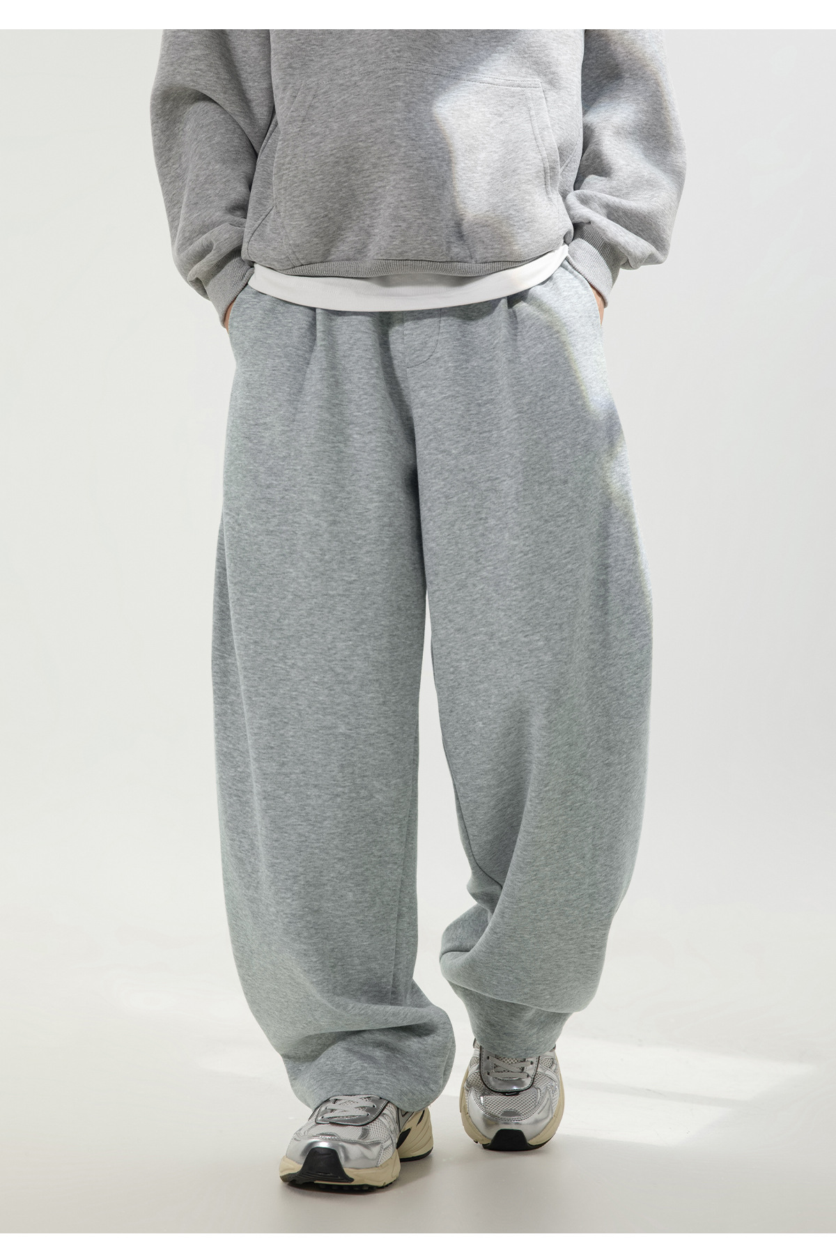 Monochrome Man- Side Double Pleated Sweatpants Men Spring New Trendy Brand Retro Scimitar Casual Sports Loose Texture Long Pants_viptrois.com