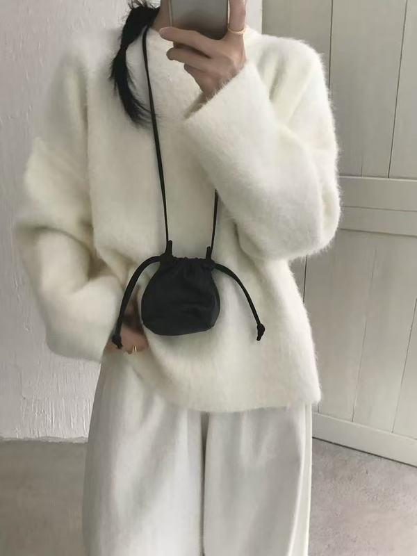 软糯慵懒仿浣熊绒宽松圆领毛衣女秋冬新款时尚减龄毛绒针织衫上衣|undefined