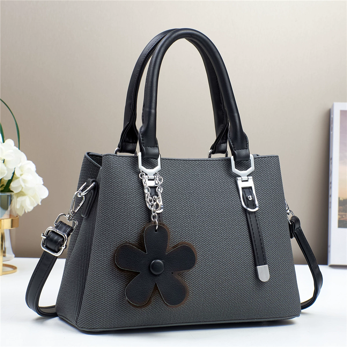 Однолямочная сумка? Wait: One-shoulder bag translates to
